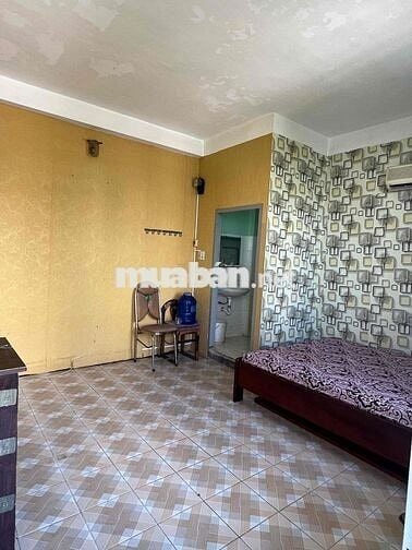 Phòng trọ trung tâm tp cách biển 5 phút đi bộ.