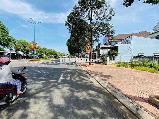 Cần ra thửa đất ngang 10m mt đường DH rộng 32m đông dân cư