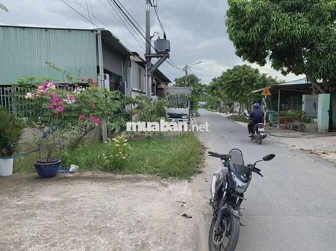 Đất mặt tiền đường nhựa 564 - Trung Lập Hạ: 147m2 (7x18). Giá 1 tỷ 350