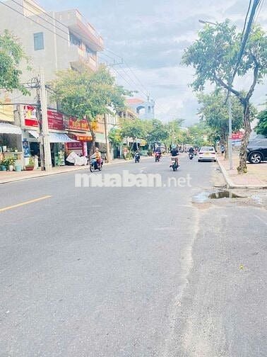 Bán đất mặt tiền đường Trần Phú