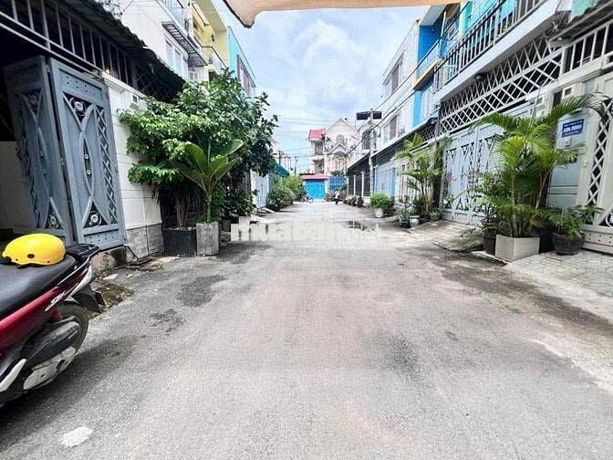 Nhà Full Nội Thất 3 pn Ngay Ubp Thạnh Xuân