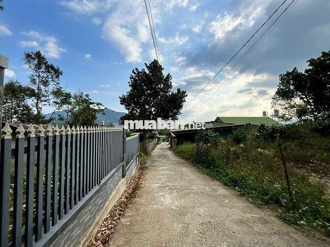 NHÀ MỚI TRUNG TÂM PHƯỜNG B'LAO - TP.BẢO LỘC - LÂM ĐỒNG DT 249M2 -6X41M