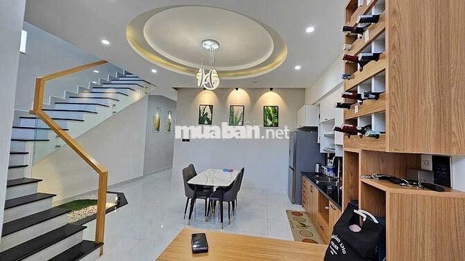 NHÀ ĐẸP BẢO LỘC 3 PHÒNG NGỦ (6MX28M) SẴN THỔ CƯ - FULL NỘI THẤT