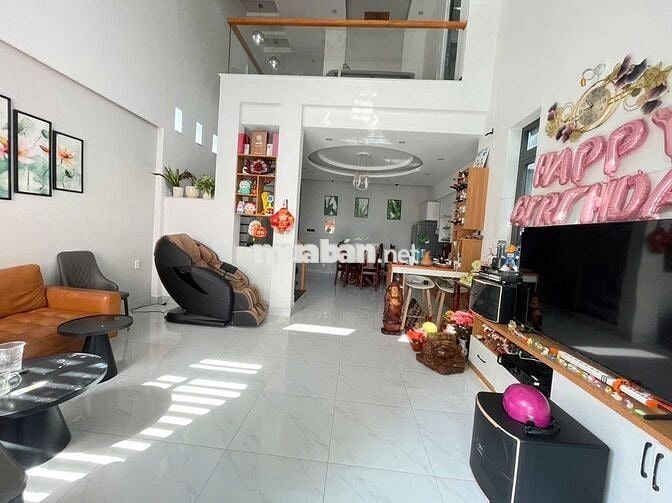 NHÀ ĐẸP BẢO LỘC 3 PHÒNG NGỦ (6MX28M) SẴN THỔ CƯ - FULL NỘI THẤT