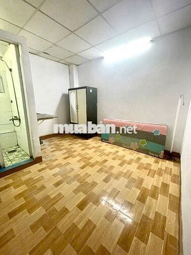 Cho thuê phòng tầng trệt . Quang Trung p11