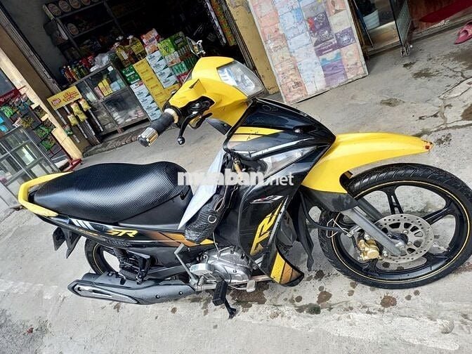 Xe sirius FI đời 2014 vàng đen đang SD tốt