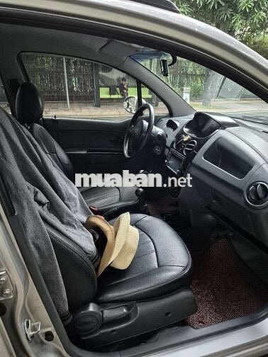 Chevrolet Spark Van 2011 màu bạc số sàn