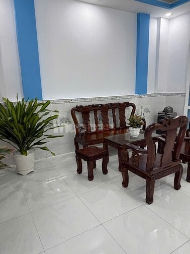 Bán nhanh căn nhà 4,5x14 tặng full nội thất gần 200triệu gần sân bóng