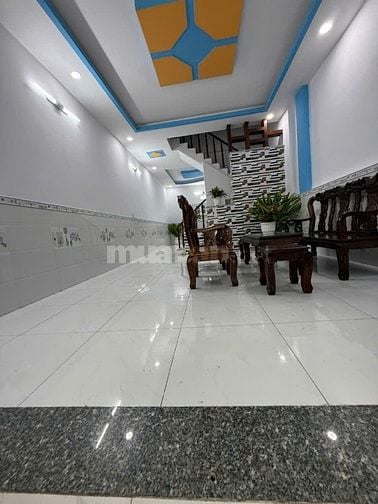 Bán nhanh căn nhà 4,5x14 tặng full nội thất gần 200triệu gần sân bóng