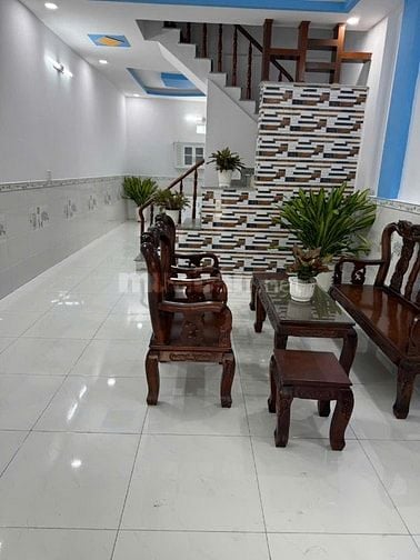 Bán nhanh căn nhà 4,5x14 tặng full nội thất gần 200triệu gần sân bóng