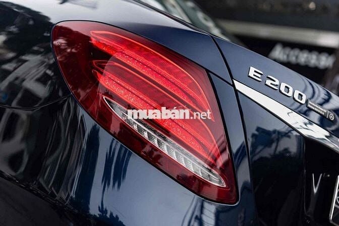 LONG ANH AUTO về Mercedes E200 sx2020