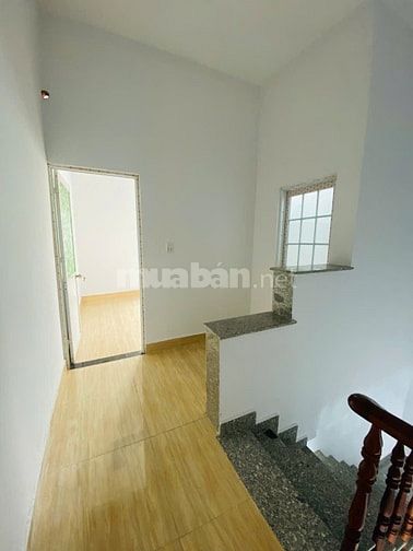 Bán nhanh căn nhà 4,5x14 tặng full nội thất gần 200triệu gần sân bóng