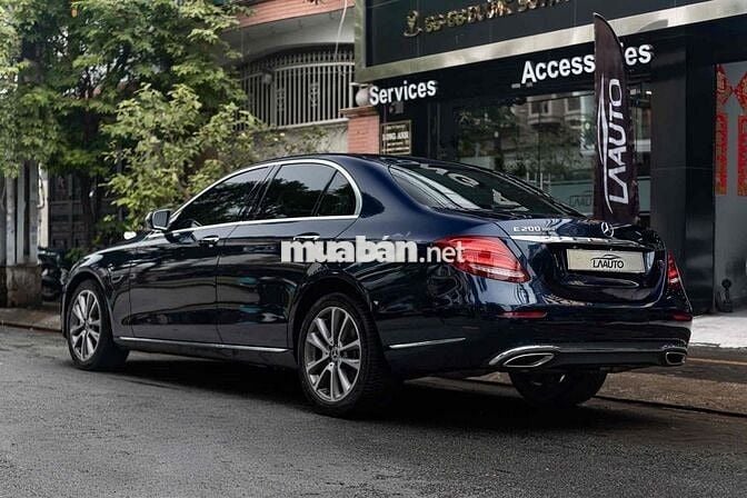 LONG ANH AUTO về Mercedes E200 sx2020