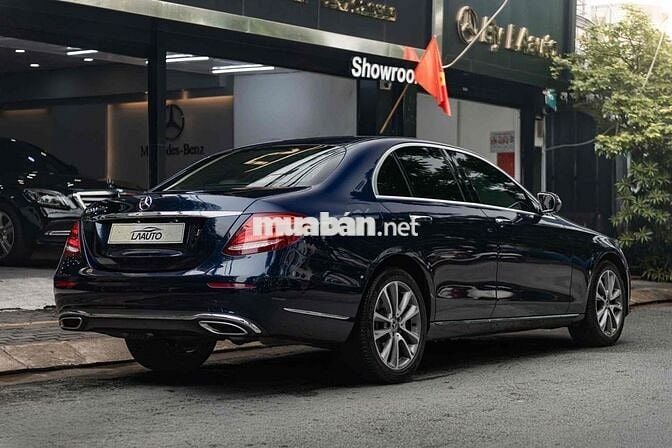 LONG ANH AUTO về Mercedes E200 sx2020