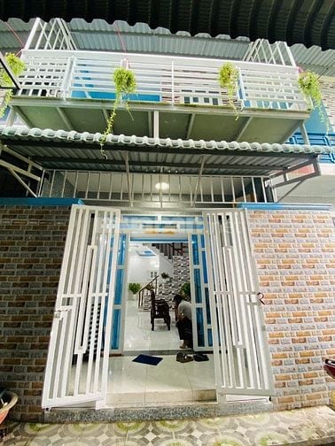 Bán nhanh căn nhà 4,5x14 tặng full nội thất gần 200triệu gần sân bóng