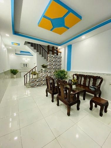 Bán nhanh căn nhà 4,5x14 tặng full nội thất gần 200triệu gần sân bóng