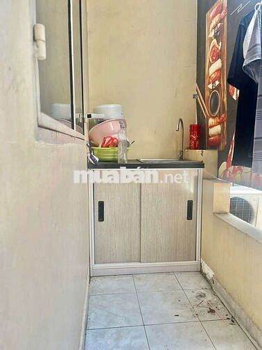 Pass phòng đẹp, có ban công, cửa sổ trời.