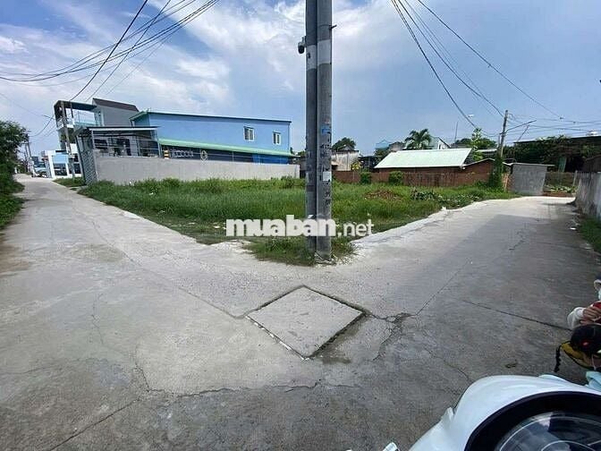 Ban đat gan cho bung va nha tho bung phuong hung dinh thuan an bd