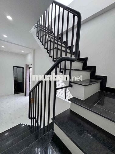 Bán nhanh nhà 3 tầng, 3pn, kiệt oto Trưng Nữ Vương giá chỉ nhỉnh 3 tỷ