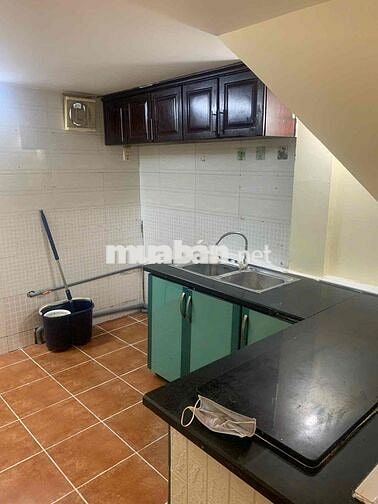 Cho thuê nhà h3g - 1 trệt 2 lầu sth - 3PN, đường CMT8 - p15 - Q10