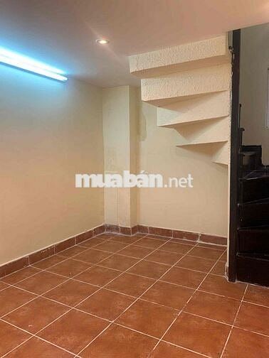 Cho thuê nhà h3g - 1 trệt 2 lầu sth - 3PN, đường CMT8 - p15 - Q10