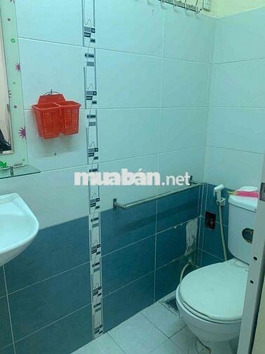 Cho thuê nhà h3g - 1 trệt 2 lầu sth - 3PN, đường CMT8 - p15 - Q10