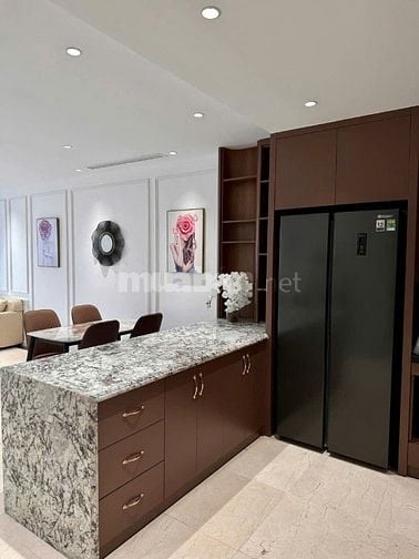 Cho thuê căn 3 ngủ 146m2 đẹp nhất tòa Chung cư Cao cấp 59 Xuân Diệu