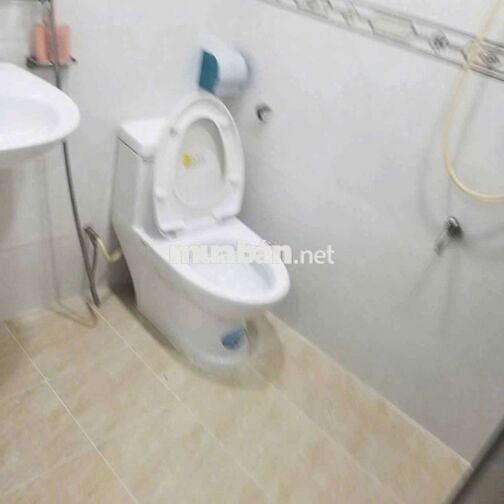 Cho thuê nhà nguyên căn hẻm 34 đường số 25Q có sẵn 1 máy lạnh