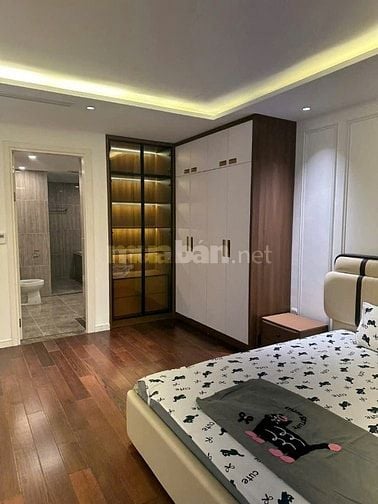 Cho thuê căn 3 ngủ 146m2 đẹp nhất tòa Chung cư Cao cấp 59 Xuân Diệu