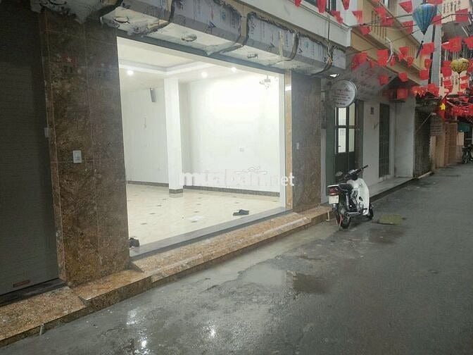 NHÀ MẶT NGÕ THÔNG, GARA ÔTÔ - KINH DOANH - THANG MÁY, CẠNH HỒ ĐIỀU HÒA