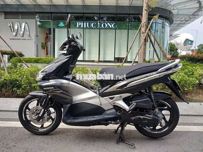 Xe máy Honda Air Blade FI 2010 màu đen bạc