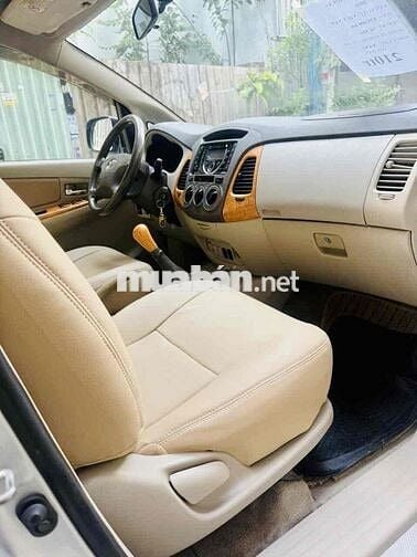 Toyota Innova 2010 G 8 chỗ số sàn