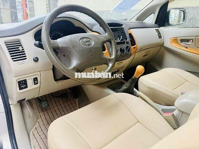 Toyota Innova 2010 G 8 chỗ số sàn