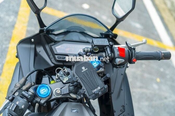 CBR150r 2024 Đen tem vàng đồng bản đặc biệt