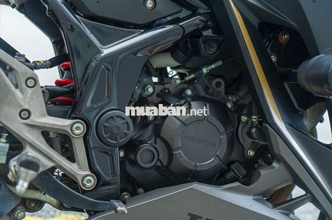 CBR150r 2024 Đen tem vàng đồng bản đặc biệt