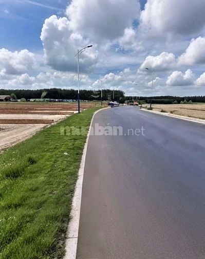 Thanh lý nhanh lô đất sát mặt tiền Quốc Lộ, đối diện trường học
