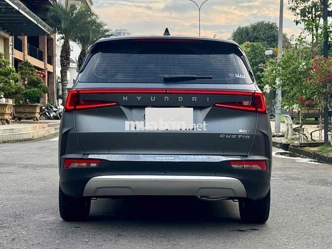Hyundai Custin 2.0T - 2024 Màu Trắng Wrap Đen Nhám