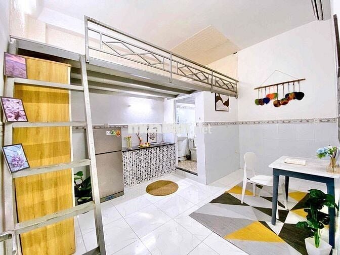 CĂN HỘ GÁC LỬNG CÓ CỬA SỔ FULL NỘI THẤT NGAY TÂN BÌNH GẦN K300