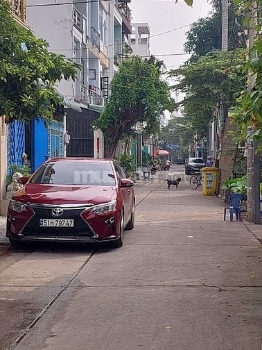 Bán đất đẹp làm hàng rào trồng rau rất ok