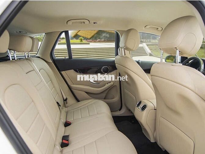 Mercedes Benz GLC 2022 200 - 48000 km