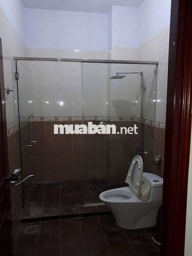 nhà 10 triệu 4 phòng ngủ rộng rãi thoáng mát