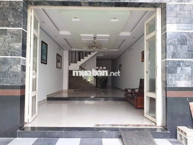 nhà 10 triệu 4 phòng ngủ rộng rãi thoáng mát