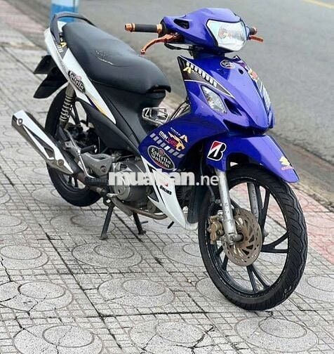 Máy êm,dàn áo liền lạc