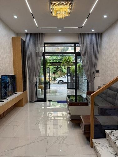 BÁN NHÀ 3 TẦNG X 90M ĐƯỜNG NƠ TRANG LONG - HOÀ CƯỜNG - FULL NỘI THẤT -