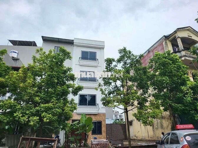 Bán nhà Đại Cát, 5.8 tỷ - 32m², ôtô đỗ la liệt, mặt tiền rộng, nhà mới