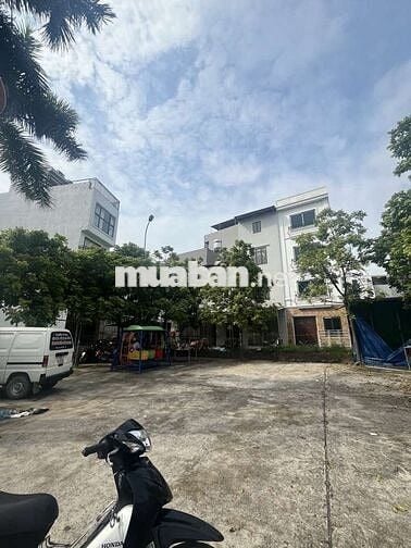 Bán nhà Đại Cát, 5.8 tỷ - 32m², ôtô đỗ la liệt, mặt tiền rộng, nhà mới