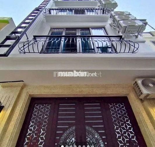 Bán gấp nhà 45m2-- bãi đỗ xe cạnh nhà-- oto tránh giá 6,4 tỉ