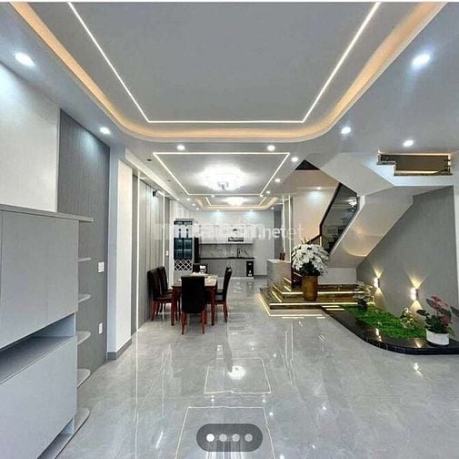 Bán gấp nhà 45m2-- bãi đỗ xe cạnh nhà-- oto tránh giá 6,4 tỉ