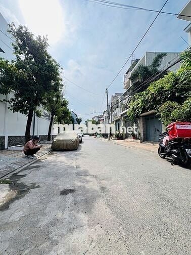 BÁN ĐẤT TẶNG 4 PHÒNG TRỌ-100M2-NGANG 5M- HXH THÔNG- SÁT HOÀNG DIỆU 2