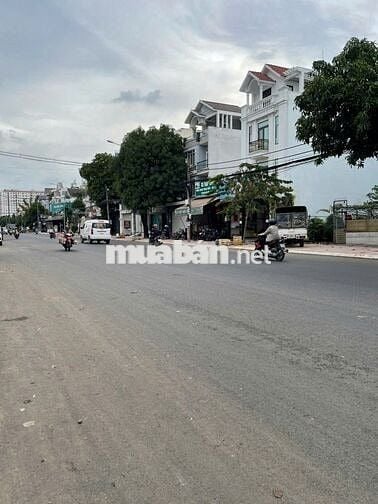 Nhà cho thuê mặt tiền đường số 1 dt 5x40m thông suốt